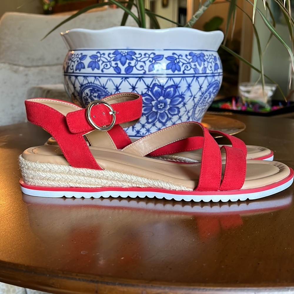 Crown and Ivy Red Strappy Sandals | Size 7